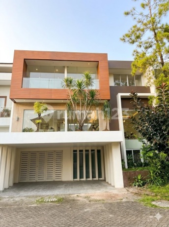 For Sale: Mrs. House Bintaro Ready to Live 4+1 Bedrooms Near Station For Sale: Mrs. House Bintaro Ready to Live 4+1 Bedrooms Near Station