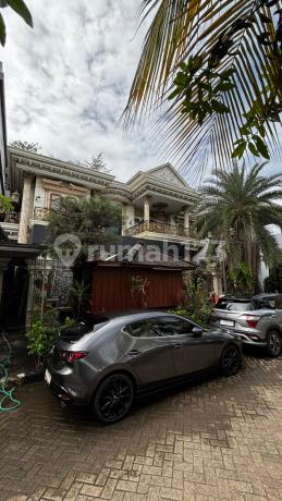 Selling New Taman Villa House in Pekayon Fully Furnished Negotiable