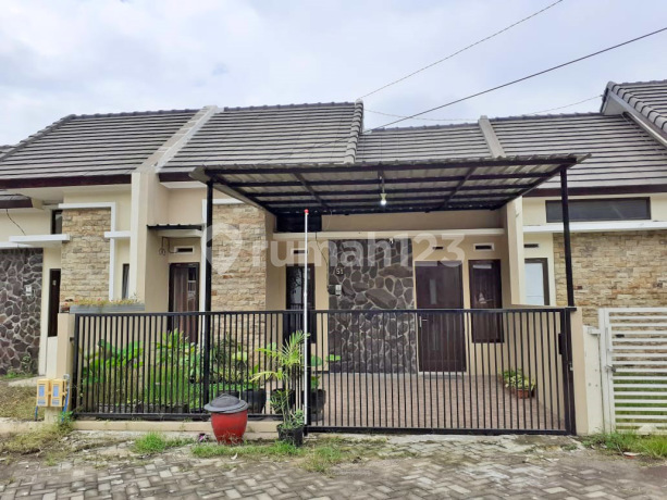 Rumah Murah dan Terawat di Perum Rafflesia Regency, Sukun, Malang