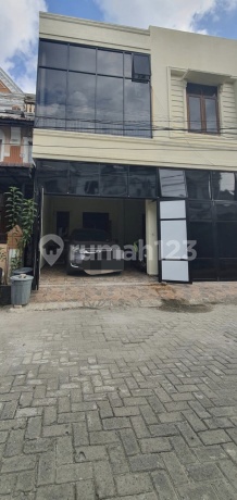 Rumah Mewah di Komplek Setia Budi Vista Medan & SHM