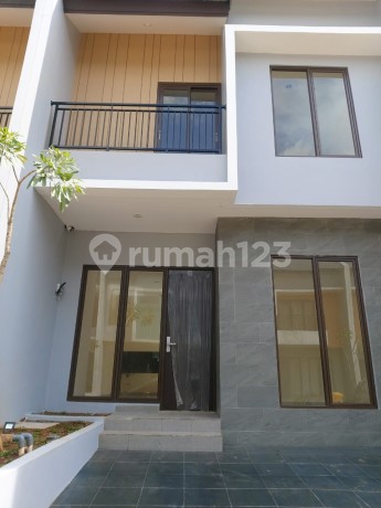 Nice House SHM Asana Residence Cibubur unit is still new, never been occupied. Nice House SHM Asana Residence Cibubur unit is still new, never been occupied.