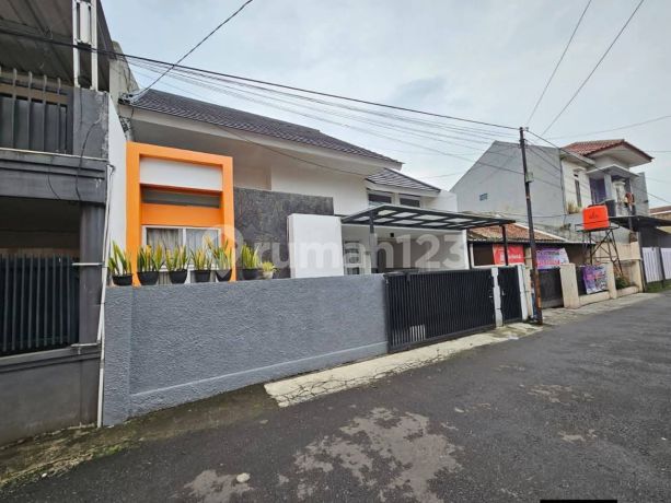 Di Jual Rumah Lokasi Strategis di Dalam Komplek Padasuka Cimahi Di Jual Rumah Lokasi Strategis di Dalam Komplek Padasuka Cimahi