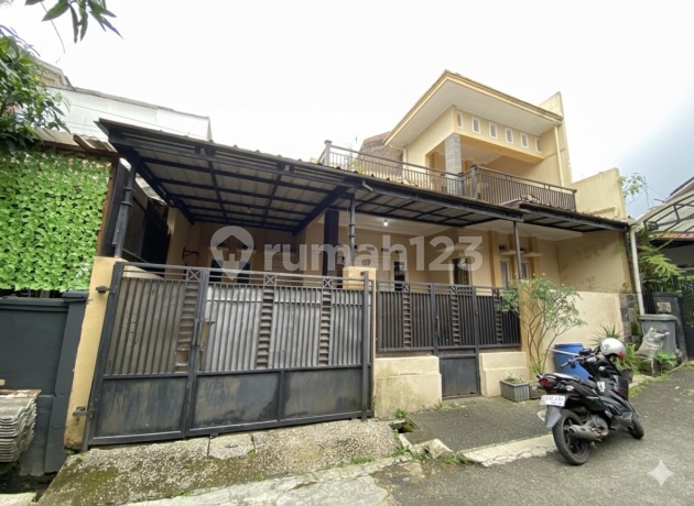 Rumah Strategis 2 Lantai Dalam Komplek Tanimulya Kbb