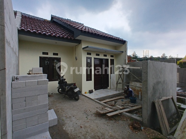 Rumah Baru Siap Huni Lokasi Dekat Alun- Alun Cimahi Rumah Baru Siap Huni Lokasi Dekat Alun- Alun Cimahi