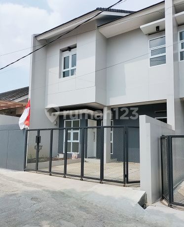Rumah Murah 2lantai Minumalis Komplek Cihanjuang Cimahi Sayap Sariwangi Bandung