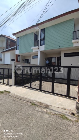 Rumah Baru Komplek Cihanjuang Dkt Taman Kupu Kupu Cimahi Kbb