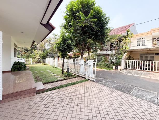 Dijual Rumah Asri Hadap Timur Selatan di Tebet Mas Indah jaksel Dijual Rumah Asri Hadap Timur Selatan di Tebet Mas Indah jaksel