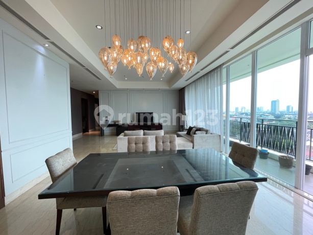 Pakubuwono Residence 4BR Private Lift Nice Furnished Kebayoran Baru for Rent