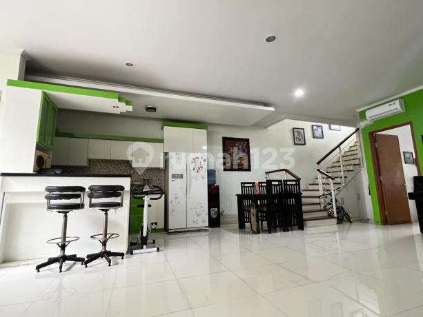 FULL RENOV MAHKOTA SIMPRUG SEMI FURNISHED ADA ROOFTOP BERKEBUN