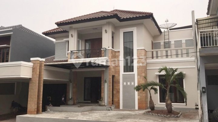 For Sale: Serene and Luxurious House on 400 M2 Land in the Premium Residential Area of Puri Sriwedari Cibubur, 4+1 Bedrooms. For Sale: Serene and Luxurious House on 400 M2 Land in the Premium Residential Area of Puri Sriwedari Cibubur, 4+1 Bedrooms.