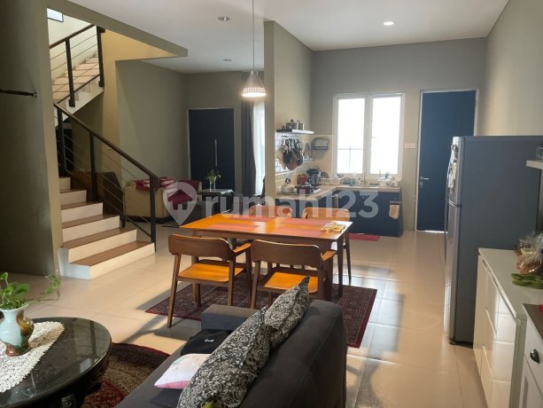 Di Jual Rumah Eksklusif Siap Huni Luas Tanah 160 M2 di The Address Cibubur 3 + 1 KT