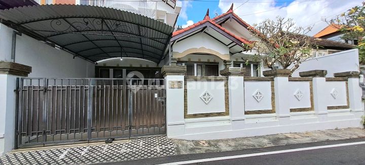 Rumah Dijual Siap Huni Terletak Di Sekitar Taman Griya, Jimbaran, Kuta Selatan