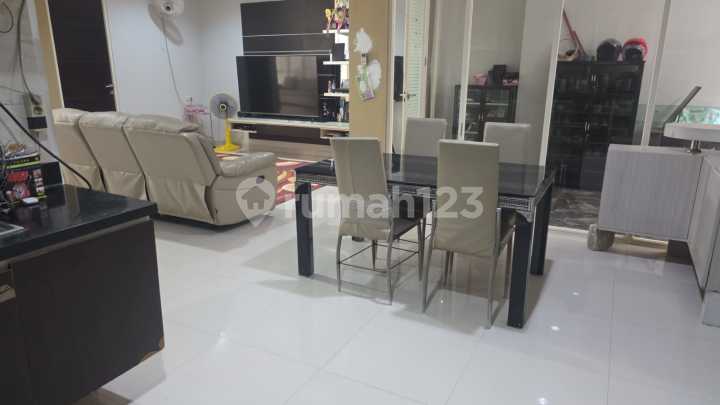 Dijual Cepat Rumah Siap Huni Bukit Palma Grandia Terawat Luas 160m 3.5 Lantai Dekat Pakuwon Mall Dan Universitas Ciputra