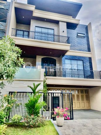 Dijual Rumah Full Furnish Baru Emerald Mansion Citraland 3 Lantai 4 Kamar Lt210m Dekat Pakuwon Mall Surabaya Barat Dijual Rumah Full Furnish Baru Emerald Mansion Citraland 3 Lantai 4 Kamar Lt210m Dekat Pakuwon Mall Surabaya Barat