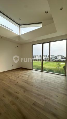 For Sale Luxurious PIK Two Golf Island Golf Court View House with Elevator