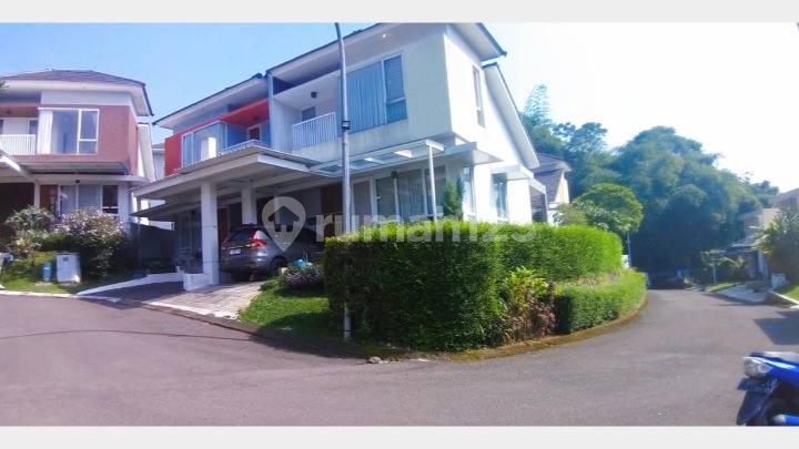 Rumah furnished Renovated Strategis Rivella Rancamaya Hook SHM