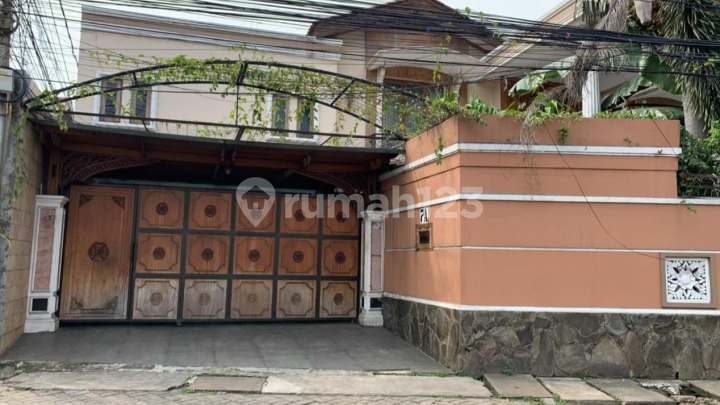 Rumah Mewah Furnished Strategis Jakarta Selatan Harga bawah NJOP