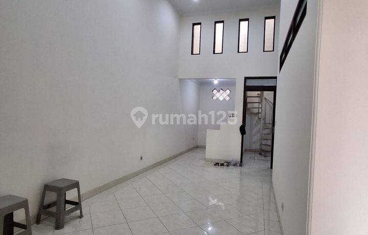 Rumah Bagus Murah 1,5 Lantai Taman Kopo Indah TKI III 3 Bandung