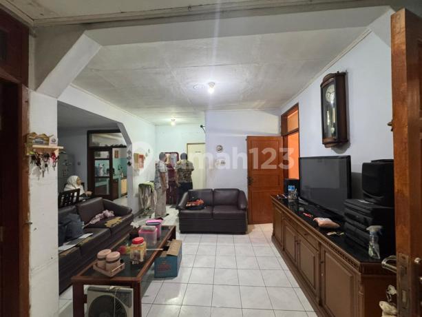 Ready-to-Occupy House in Cibolerang Indah Complex, Industrial Area Ready-to-Occupy House in Cibolerang Indah Complex, Industrial Area