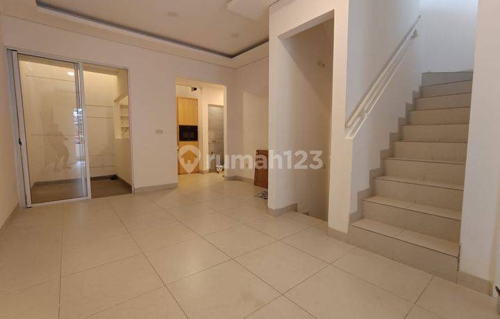 Rumah Bagus Murah Semi Furnish, Di Cluster Australia Green Lake City