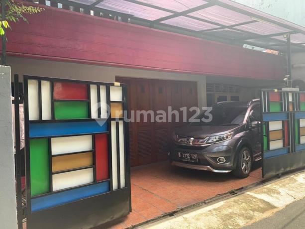 Rumah Strategis Tebet Nyaman untuk Hunian, Menguntungkan untuk Kos