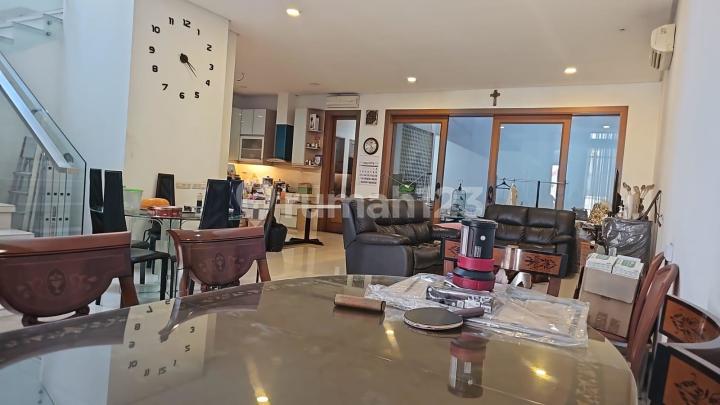 Cideng Lokasi Strategis - Rumah Siap Huni - Jakarta Pusat