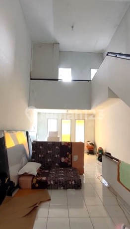 Negotiate Duta Garden Shop House with SHM, South-Facing in Tangerang Negotiate Duta Garden Shop House with SHM, South-Facing in Tangerang