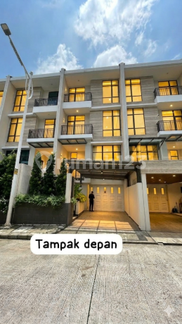 Rumah Baru Pondok Indah Pakai Lift