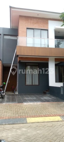 Rumah Terawat Siap Huni Lingkungan Asri Discovery Bintaro