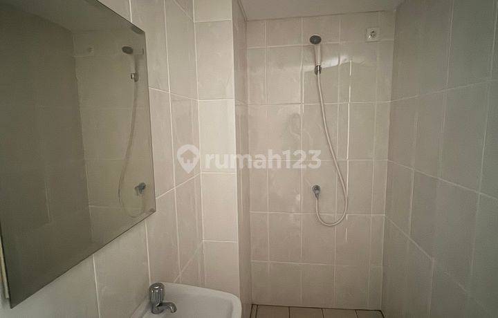 Apartemen M Town Residence Tower Avery Gading Serpong View Pool 