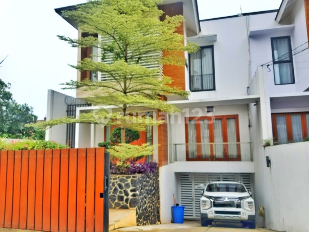 Rumah Bagus 3Lantai Area Komplek Deplu. Akses Tol Jorr-Bandara