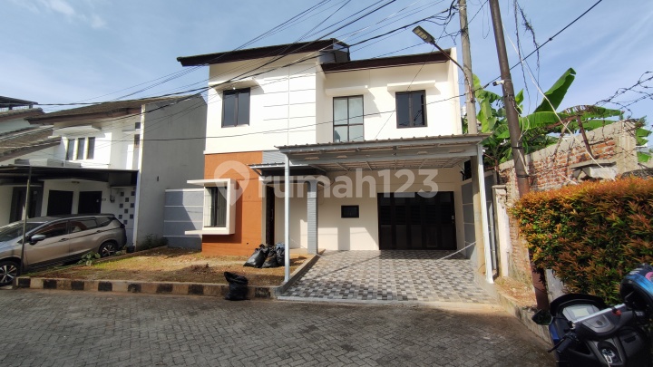Rumah Baru Renovasi, Bebas Banjir, Lokasi Strategis Dekat St. Pondok Ranji.