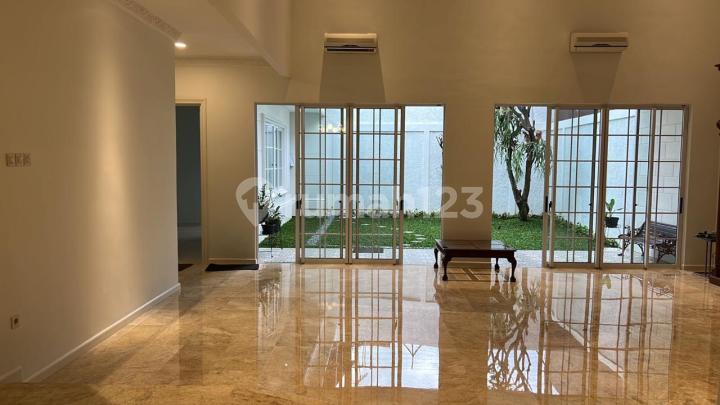 Rumah 2 Lantai di Komplex Pejaten Barat Indah Jakarta Selatan