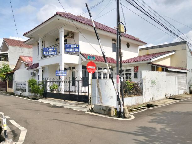 Rumah Huk 2 Lantai Komp Pjmi Bintaro Sektor 5 Rumah Huk 2 Lantai Komp Pjmi Bintaro Sektor 5