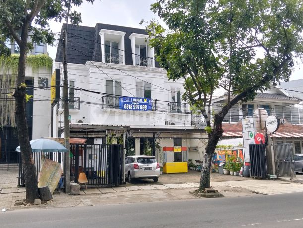 3-Story Shop House Building in Bintaro Utama 3 A, South Tangerang 3-Story Shop House Building in Bintaro Utama 3 A, South Tangerang
