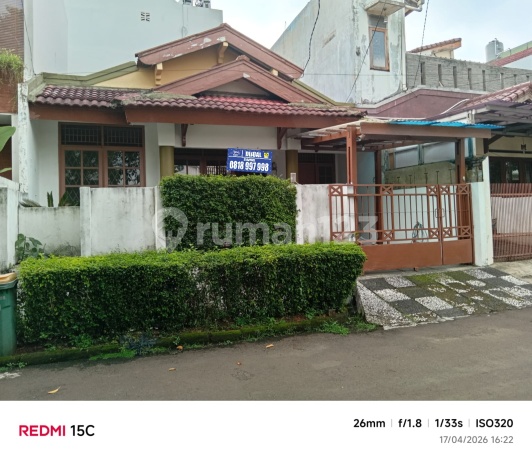 Rumah Strategis di Bintaro Dekat Kawasan Komersil /Cbd ) Rumah Strategis di Bintaro Dekat Kawasan Komersil /Cbd )