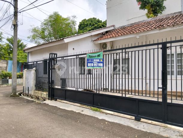 For Sale: Huk Bintaro House, Nuri Complex, Pondok Ranji, Ready to Occupy For Sale: Huk Bintaro House, Nuri Complex, Pondok Ranji, Ready to Occupy