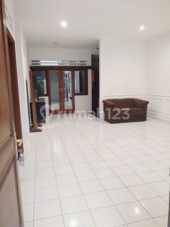 Asri House Near Kpad in Pondok Hijau Sayap, Gegerkalong, Bandung Asri House Near Kpad in Pondok Hijau Sayap, Gegerkalong, Bandung