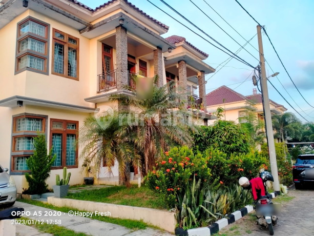 Hunian Bagus 2 Lantai Posisi Sudut Rahayu Residence