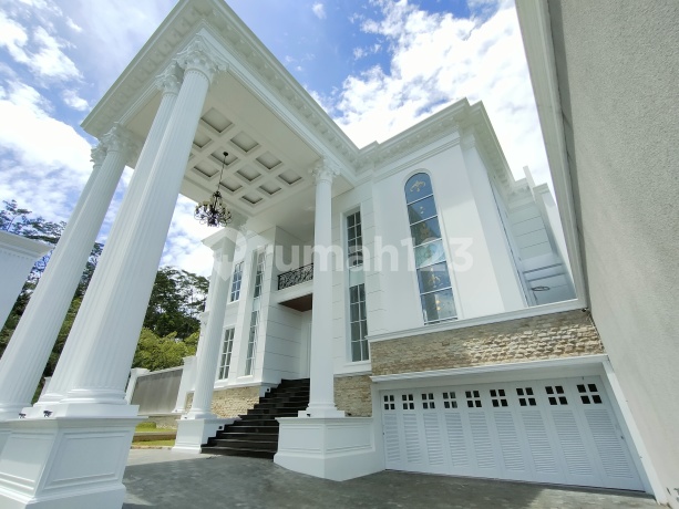 Classic Premium House Hook 867M², Swimming Pool, 2 Front Facades