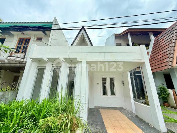 Rumah Strategis di Sentul City 1,5 Lantai, Harga 750 Juta Nego Rumah Strategis di Sentul City 1,5 Lantai, Harga 750 Juta Nego