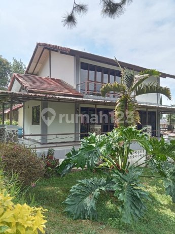 Rumah Villa Kawasan Sejuk Asri di Villa Istana Bunga Lembang
