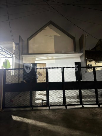 Rumah Manis Siap Huni Bisa KPR Harga Nego di Mutiara Gading Timur Bekasi Timur Rumah Manis Siap Huni Bisa KPR Harga Nego di Mutiara Gading Timur Bekasi Timur