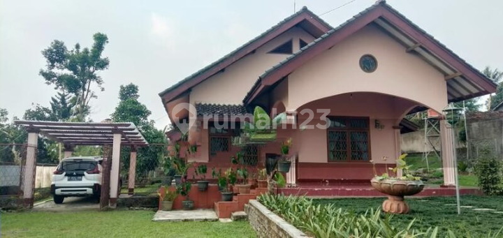 Dijual Villa Mega Mendung, Puncak