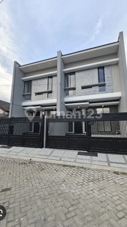 For Sale 2 Units New Minimalist Houses in Klampis Semolo Timur