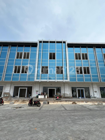 Soho Wallstreet PIK 2 Harga Termurah (8x18m) Soho Wallstreet PIK 2 Harga Termurah (8x18m)