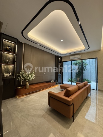 Rumah Mewah Pik Crown Golf Ful Renov Interior (8X24m) Rumah Mewah Pik Crown Golf Ful Renov Interior (8X24m)
