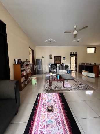 Rumah Megah dan Terawat Lokasi Strategis Dalam Komplek Sektor 2 Rumah Megah dan Terawat Lokasi Strategis Dalam Komplek Sektor 2