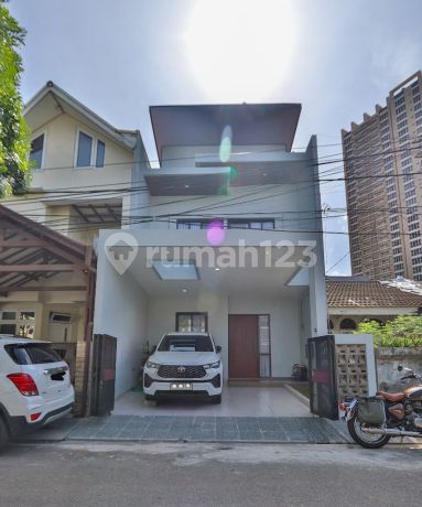 Rumah Bagus Siap Huni di Pondok Indah