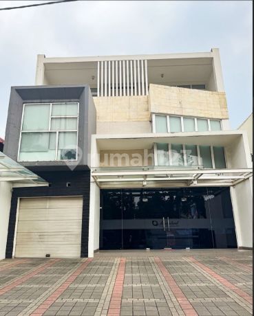 Bangunan Kantor 3 Lantai di BSD City